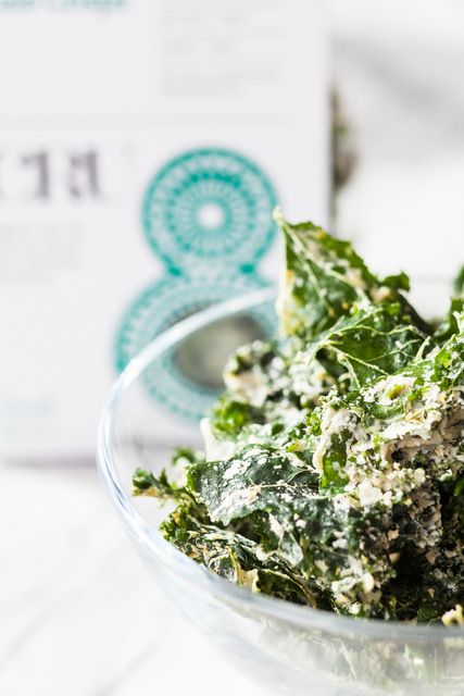 Keto Raw Che*sy Kale Crisps